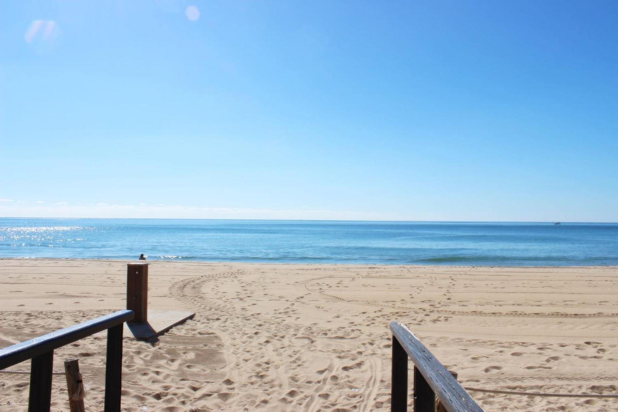 Quarteira Mar - Beach Front Екстер'єр фото