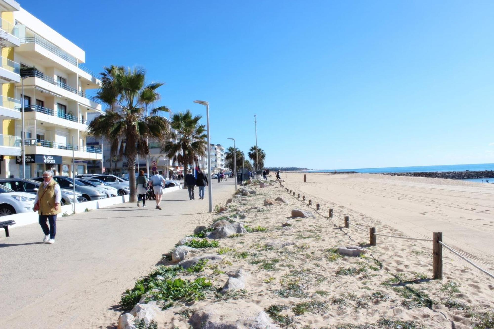 Quarteira Mar - Beach Front Екстер'єр фото